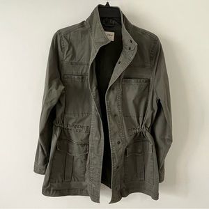Olive/ Army green lightweight jacket, size medium